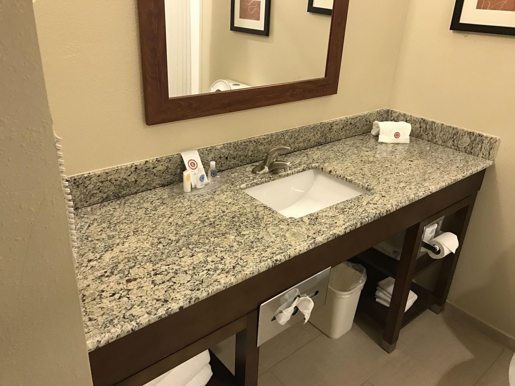 Comfort Suites Plymouth Near Us-30 Luaran gambar