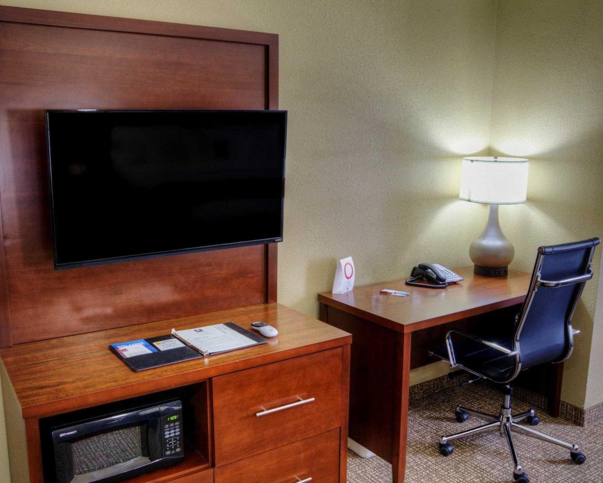 Comfort Suites Plymouth Near Us-30 Luaran gambar