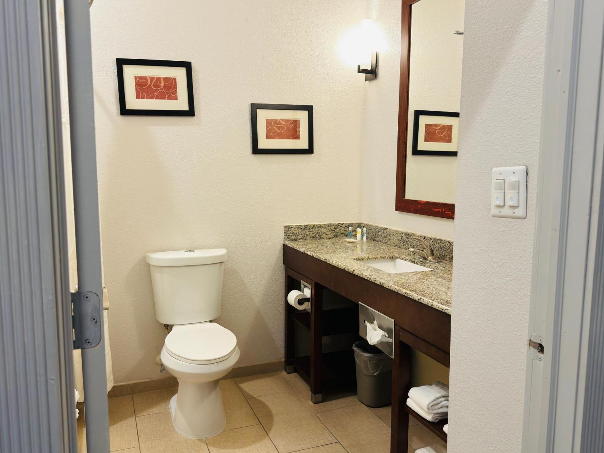 Comfort Suites Plymouth Near Us-30 Luaran gambar
