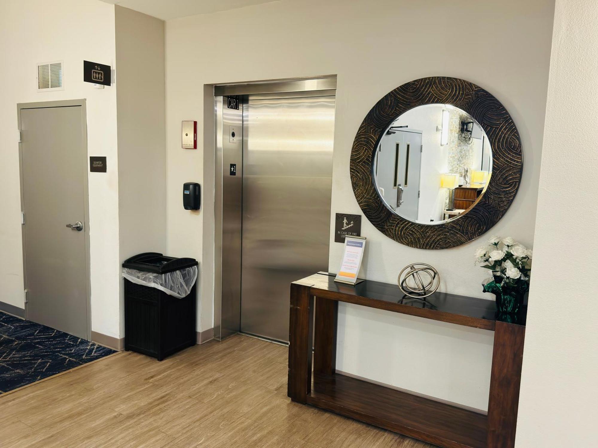 Comfort Suites Plymouth Near Us-30 Luaran gambar