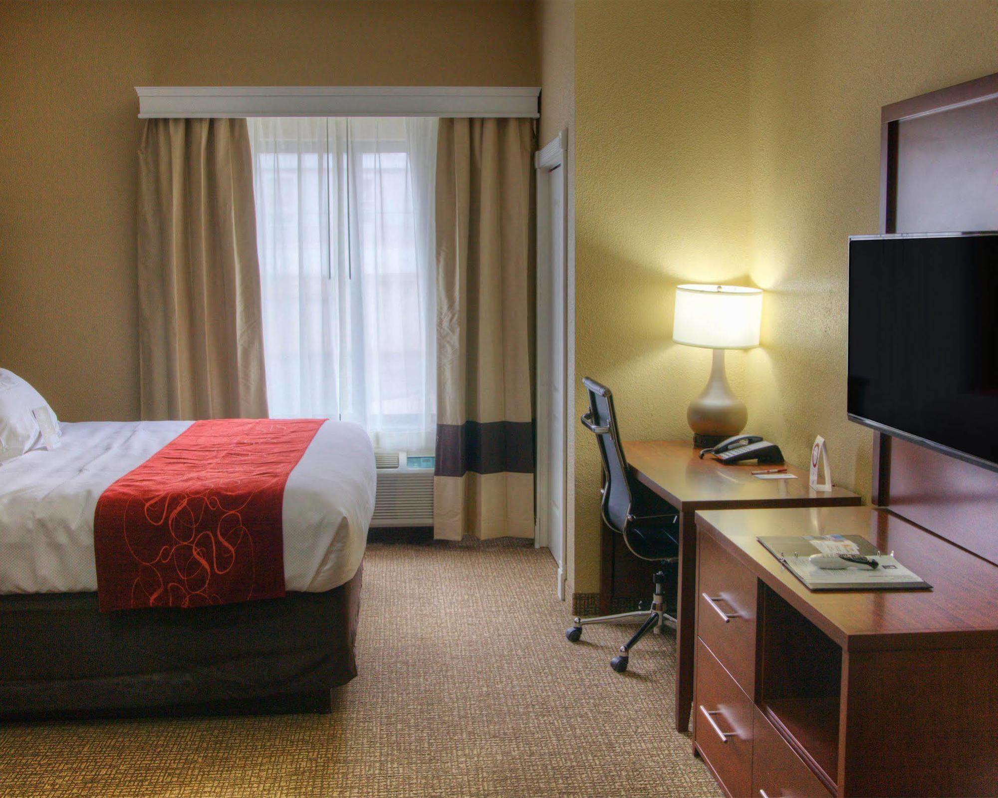 Comfort Suites Plymouth Near Us-30 Luaran gambar
